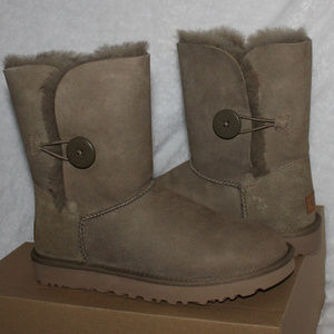 UGG BAILEY BUTTON SHORT WATER RESISTANT BOOTS